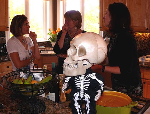 Girls-in-the-kitchen