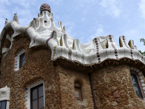 Gaudi-front-2
